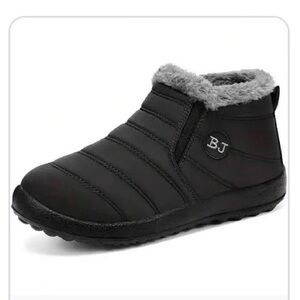 Men’s Black Quilted Winter Ankle Boots with Gray Faux-Fur Collar